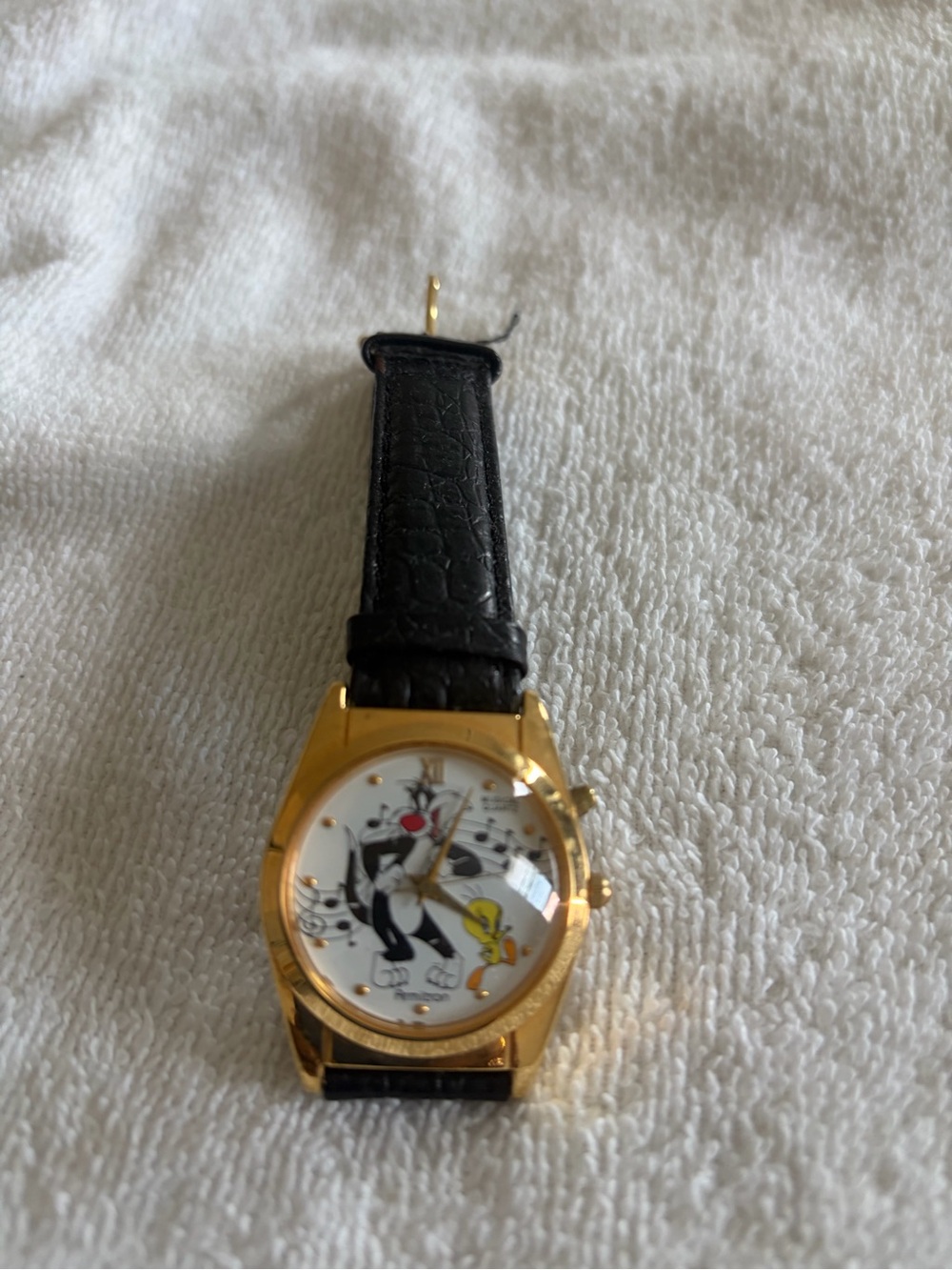 Looney Tunes Sylvester & Tweety Gold-Tone Men’s Watch with Black Leather Strap